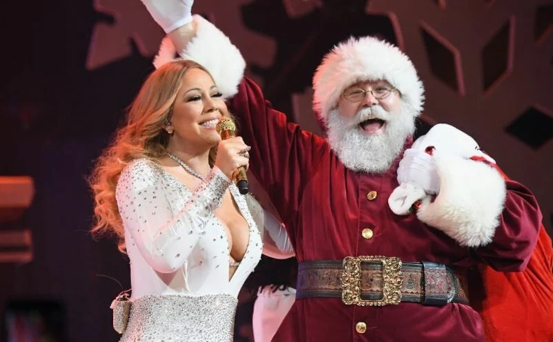 Πόσα χρήματα βγάζουν τα χριστουγεννιάτικα τραγούδια που ακούμε κάθε χρόνο;