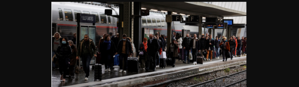 Γαλλία: Συμφωνία στο «παρά πέντε» με τα συνδικάτα για τις απεργίες στα τρένα