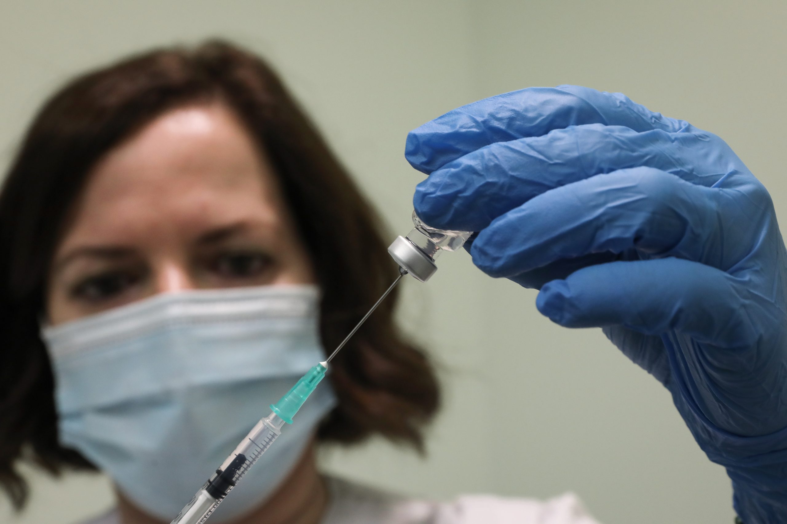 Νέα μελέτη: Τα εμβόλια δεν αντιμετωπίζουν τις νέες παραλλαγές της Όμικρον – Μπροστά σε νέα εμβόλια και… συμβόλαια από τους Big Pharma;