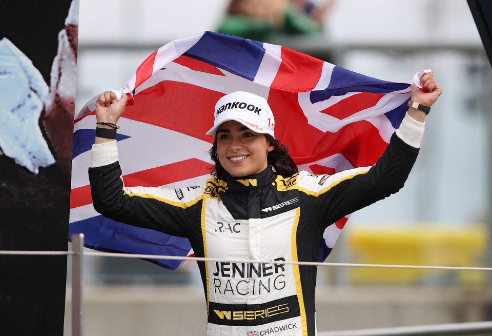 «Ξεχάστε αυτά που ξέρατε»: Η Formula 1 θα εστιάσει στις γυναίκες οπαδούς για να τονώσει τα έσοδά της