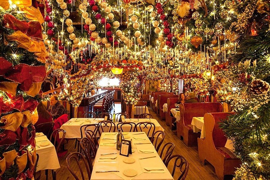 Αυτό είναι το πιο στολισμένο εστιατόριο της Νέας Υόρκης για τα Χριστούγεννα (βίντεο)
