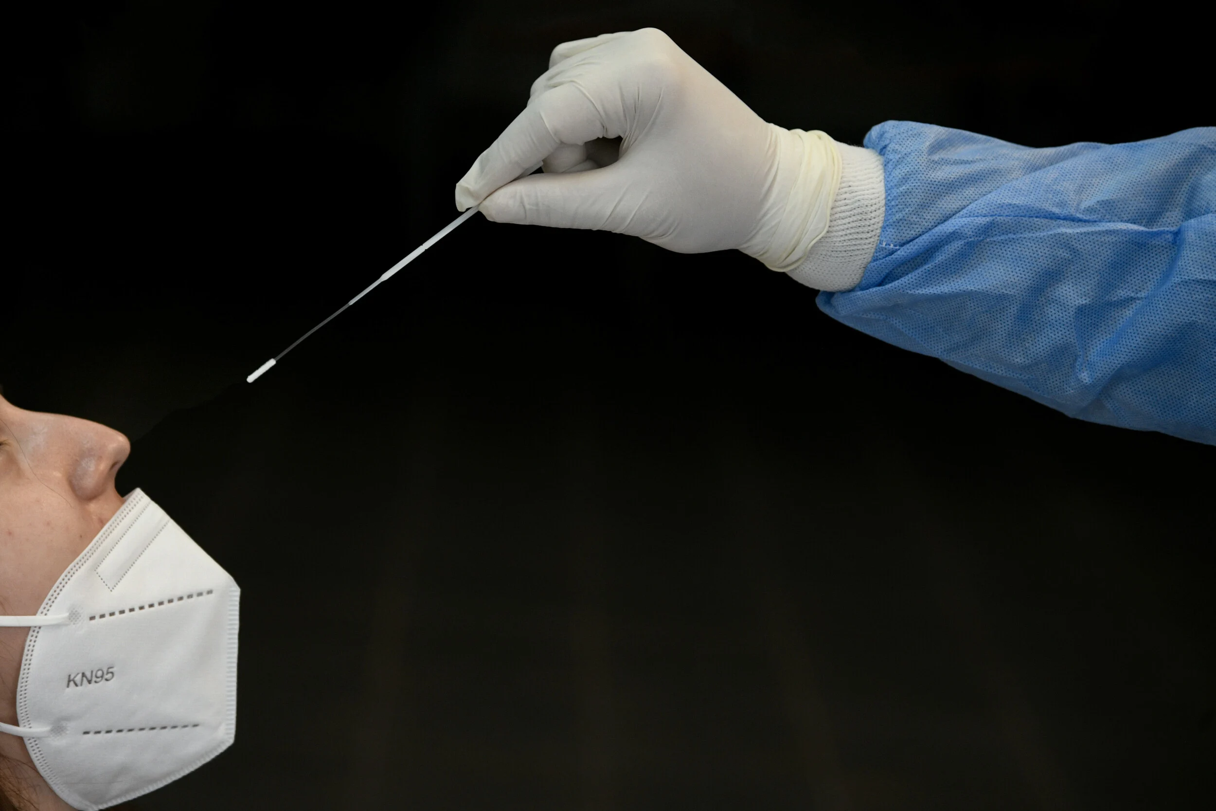 ΕΟΔΥ: Μόνο στο Καρπενήσι έγιναν rapid test την παραμονή Χριστουγέννων