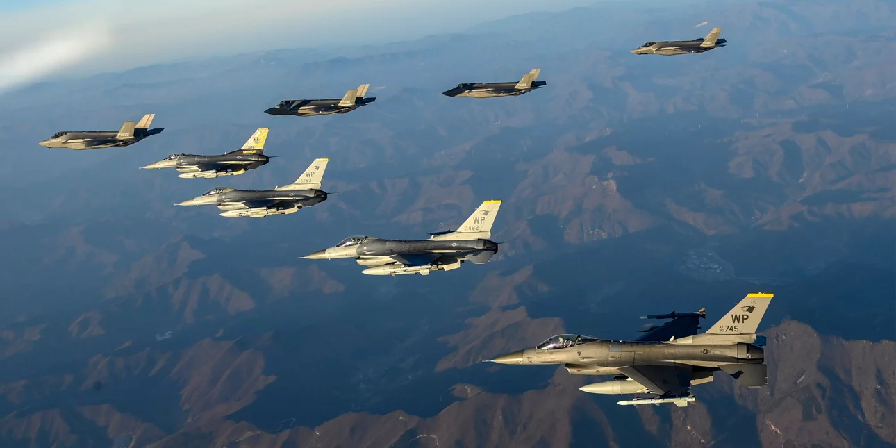 Η Νότια Κορέα έριξε προειδοποιητικά πυρά σε drones της Πιονγιάνγκ