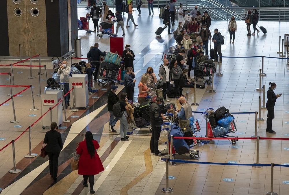 Κορωνοϊός: Η Ιαπωνία θα ζητά οι ταξιδιώτες από την Κίνα να προσκομίζουν αρνητικό τεστ