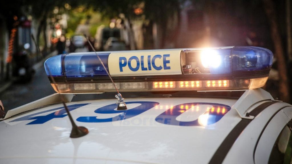 Αλιβέρι: «Πανικός» σε σούπερ μάρκετ – Αλβανός έβγαλε μαχαίρι και απείλησε ομοεθνή του