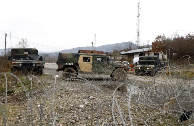 Ένταση στο Κόσοβο: Νέα οδοφράγματα έστησαν οι Σέρβοι στη βόρεια Μιτρόβιτσα