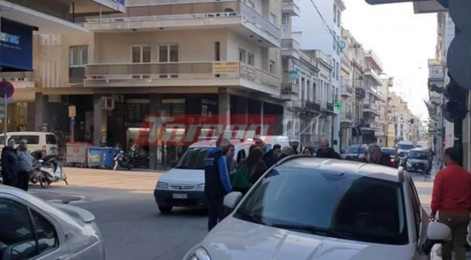 Πάτρα: Αυτοκίνητο παρέσυρε τρία άτομα στο κέντρο της πόλης