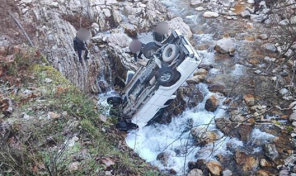 Σοβαρό τροχαίο στην Αιτωλοακαρνανία: Αγροτικό ξέφυγε από το δρόμο και έπεσε σε ποτάμι – Βαριά τραυματισμένη μια γυναίκα