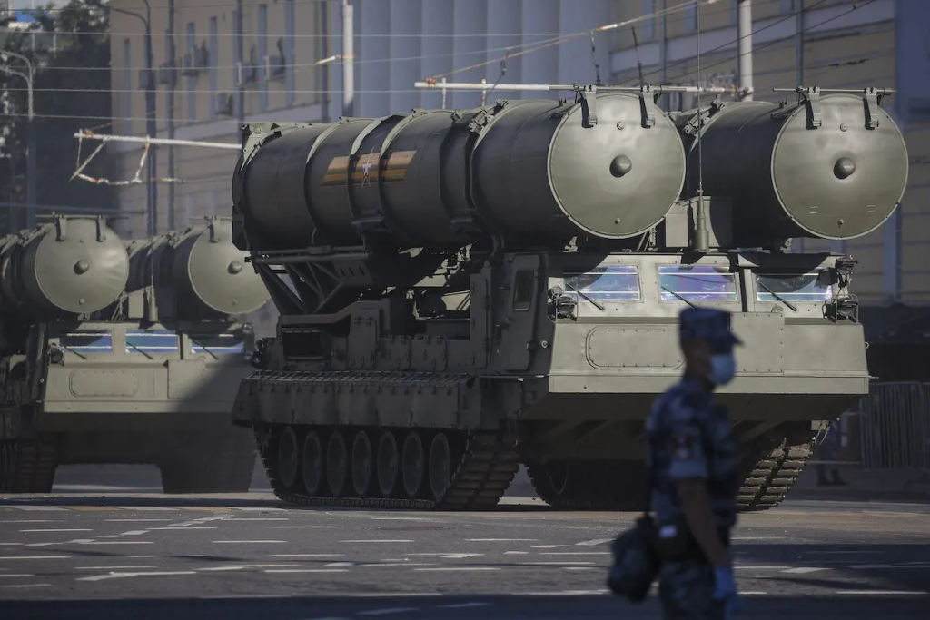 Γεμίζει S-300V τα δυτικά της σύνορα η Ρωσία