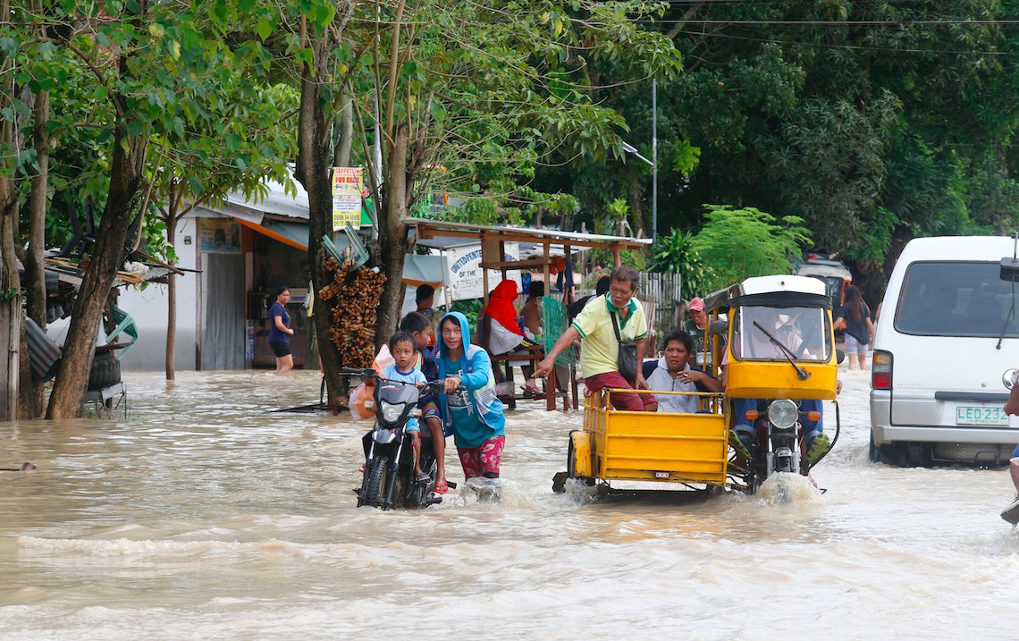 Φονικές πλημμύρες πλήττουν τις Φιλιππίνες: Τουλάχιστον 25 νεκροί και 26 αγνοούμενοι (βίντεο)
