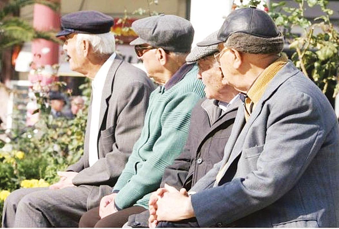 «Πυρά» από τους συνταξιούχους για την απάτη με τις αυξήσεις: «Τέλος στην κοροϊδία Χατζηδάκη»