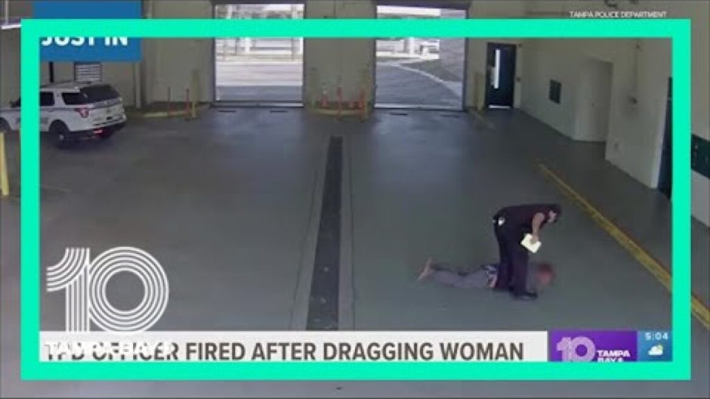 HΠΑ: Αστυνομικός έσυρε στο πάτωμα γυναίκα με χειροπέδες και απολύθηκε (βίντεο)