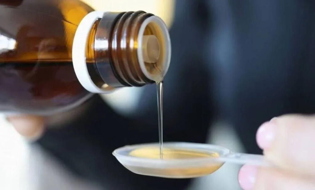 Ινδία: Έρευνα για το αντιβηχικό σιρόπι που φέρεται ότι ευθύνεται για τον θάνατο 18 παιδιών στο Ουζμπεκιστάν