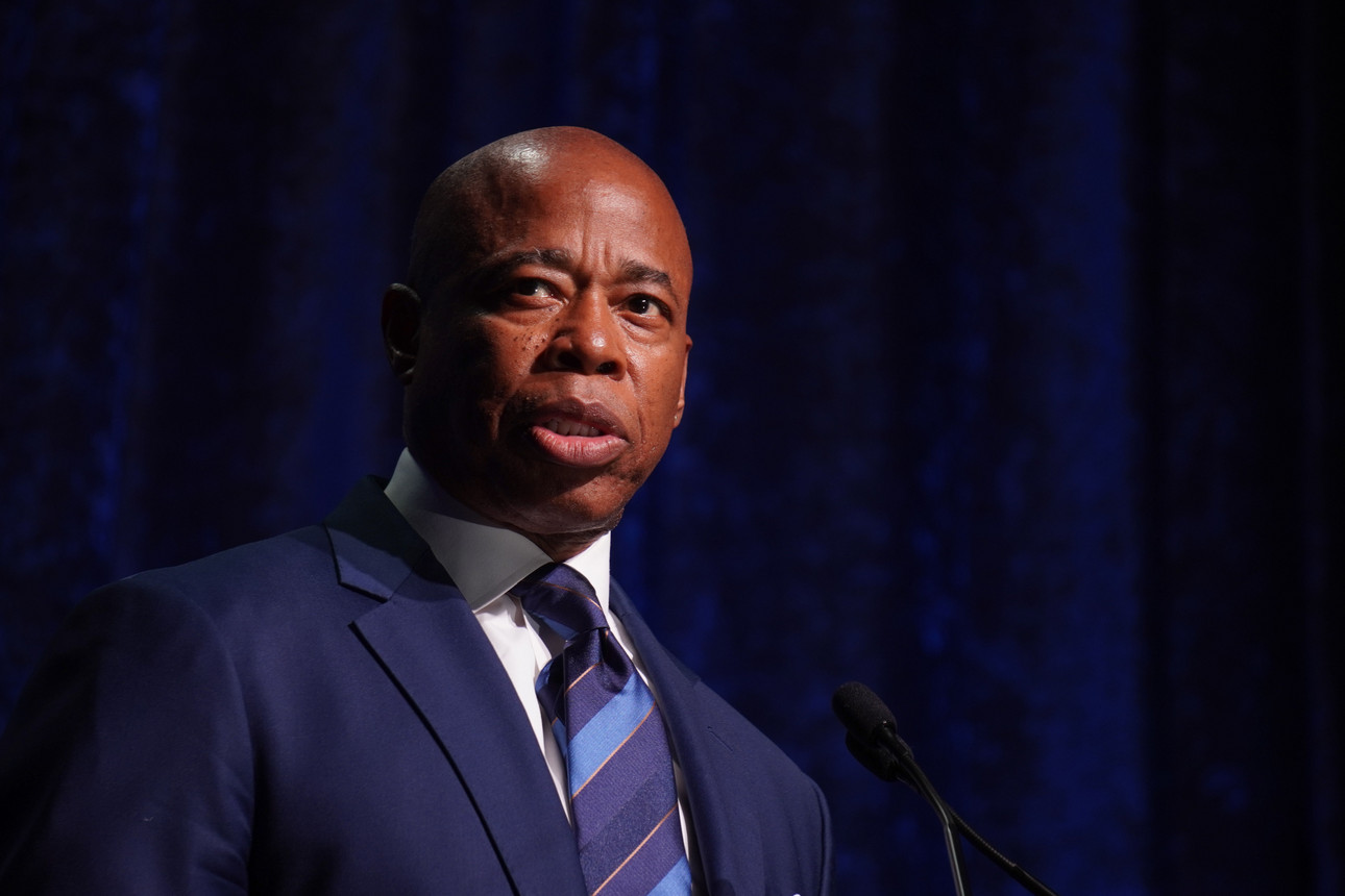 Δήμαρχος Νέας Υόρκης: «Να αγαπήσετε τον Μεγάλο Αδελφό γιατί σας προστατεύει»!