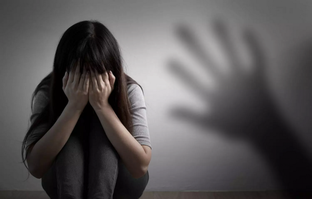 Αμαλιάδα: 17χρονη κατήγγειλε τους γονείς και τον αδελφό της για κακοποίηση