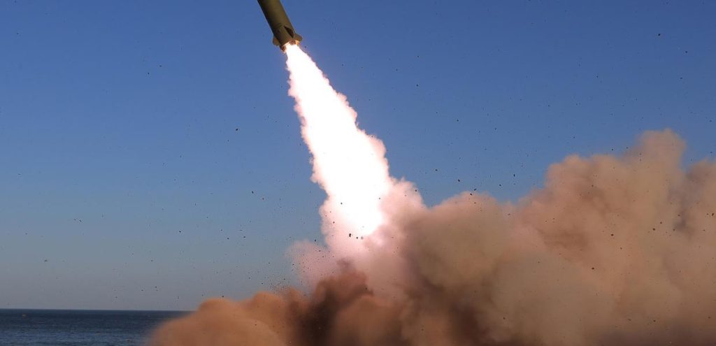 Πυραύλους μεγάλου βεληνεκούς αναπτύσσει η Ιαπωνία – Βόρεια Κορέα και περιοχές της Κίνας στο «στόχαστρο»