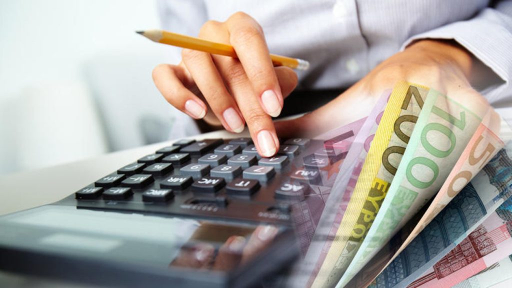 Εφορία: Πώς θα φορολογηθούν το 2023 τα εισοδήματα του 2022