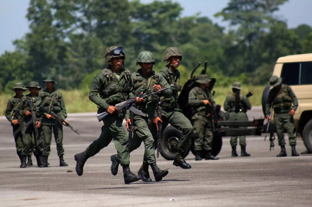 Κολομβία: Συμφωνία διμερούς κατάπαυσης του πυρός με τις μεγαλύτερες ένοπλες οργανώσεις