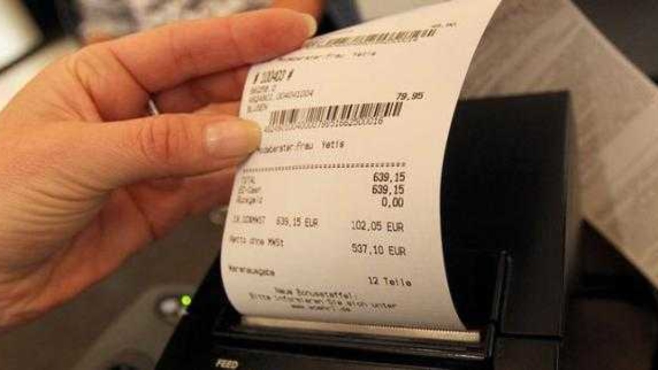 Ταμειακές μηχανές: Την άνοιξη η διασύνδεση με τα POS – Κλείνουν τα παράθυρα για φοροδιαφυγή