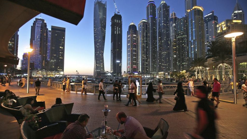 Ντουμπάι: Καταργεί τον φόρο 30% στο αλκοόλ για να τονώσει τον τουρισμό του