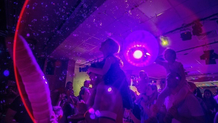 Βέλγιο: Σε επιφυλακή οι αρχές από τη διοργάνωση ρέιβ πάρτι 4.000 ατόμων