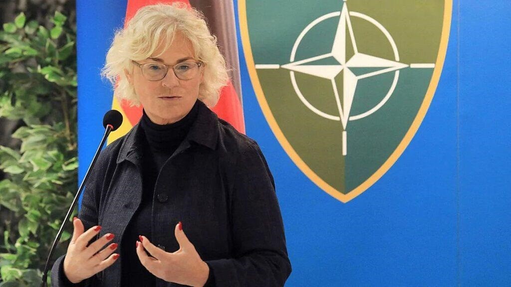 Σάλος με βίντεο της Γερμανίδας υπουργού Άμυνας για τον πόλεμο στην Ουκρανία – «Αυτοί οδηγούν την Ευρώπη στον όλεθρο»