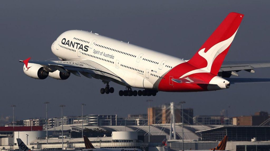 Αναγκαστική προσγείωση αεροσκάφους της Qantas στο «Ελ.Βενιζέλος» – «Επιβάτης αισθάνθηκε κρίσιμη αδιαθεσία»