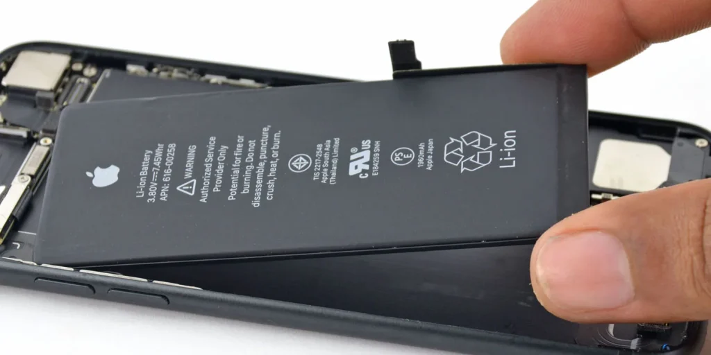 Αυξάνεται η τιμή για τη διαδικασία αντικατάστασης μπαταρίας σε iPhone, iPad και Mac