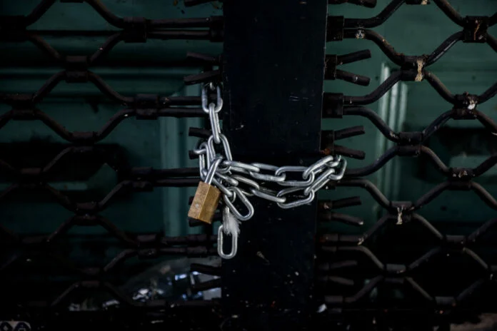 Βρετανία: Λουκέτο σε 50 καταστήματα κάθε μέρα του 2022