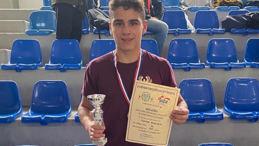 Βασίλης Τόπαλος: Θρήνος για τον 16χρονο πυγμάχο – «Ήταν καθαρά ατύχημα» επιμένει ο πατέρας του