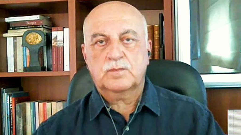 Τώρα ο Ν.Τζανάκης κατηγορεί την Κίνα γιατί δεν επέτρεψε να γίνει φυσική ανοσία για τον COVID-19!