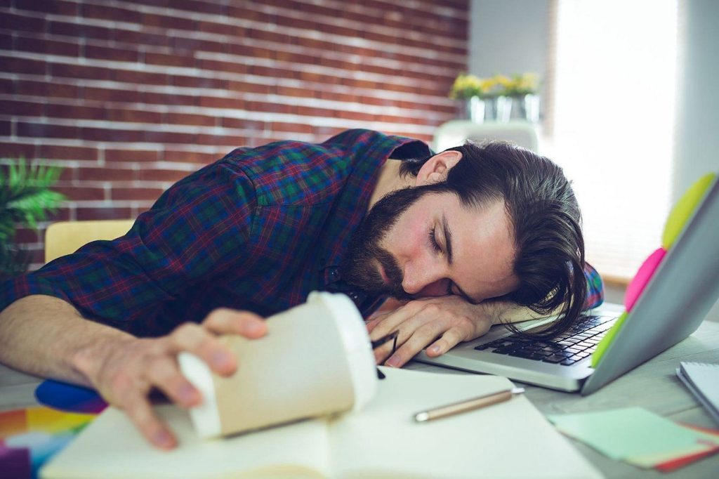 Τι είναι το σύνδρομο της χρόνιας κούρασης; – Πώς θα το αντιμετωπίσετε;