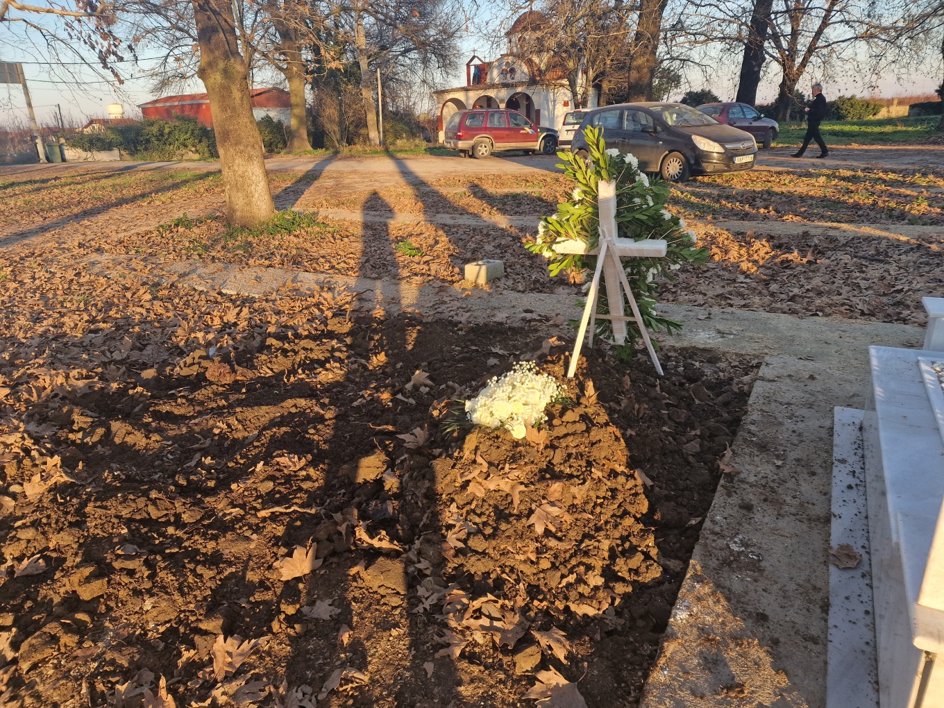 Βέροια: Ο πατέρας του βρέφους επισκέφθηκε το μνήμα του – «Θα σε αγαπώ για πάντα» έγραψε σε σημείωμα