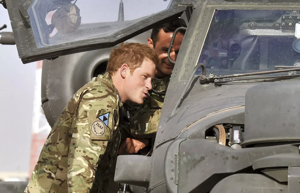 Ο Πρίγκιπας Χάρι αποκάλυψε ότι σκότωσε 25 Ταλιμπάν στο Αφγανιστάν: «Τους θεωρούσα πιόνια»