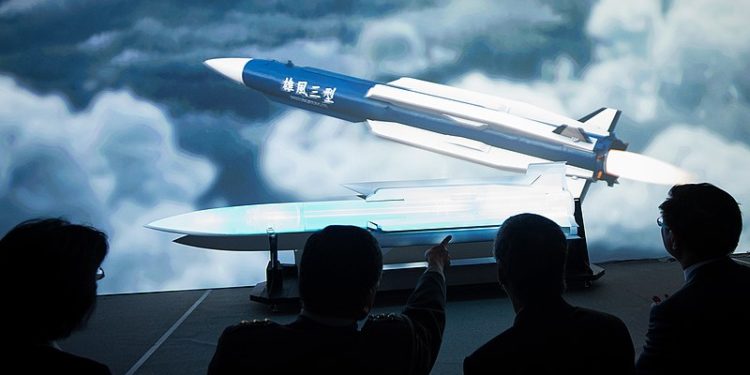 Εξάρτημα του προηγμένου αντιπλοϊκού πυραύλου Hsiung Feng III της Ταϊβάν έχει σταλεί για επισκευές στην… Κίνα