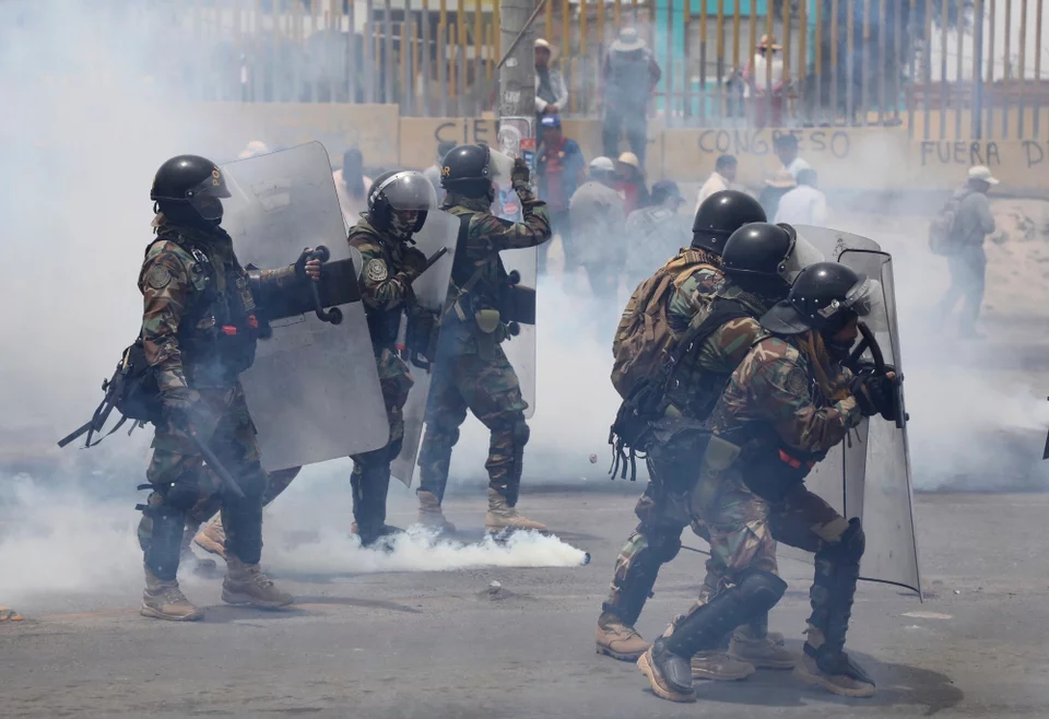 Περού: Διαδηλωτές ξανά στους δρόμους – Ζητούν να παραιτηθεί η πρόεδρος Ντίνα Μπολουάρτε