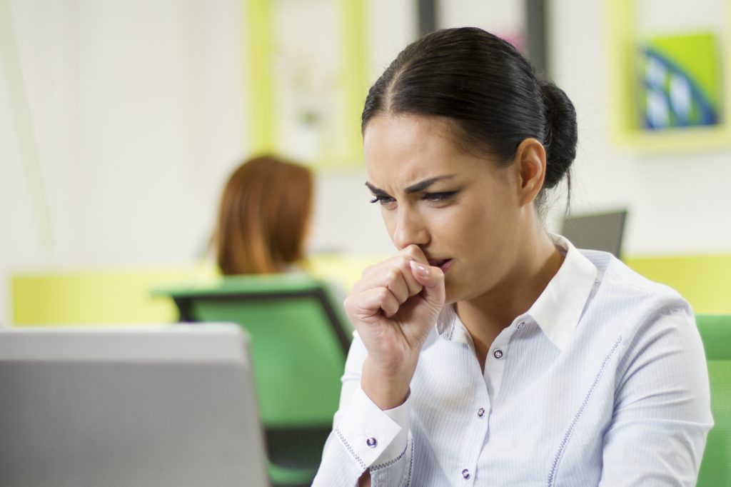 Το σπιτικό σιρόπι που απομακρύνει άμεσα τη βλέννα από τους πνεύμονες και ανακουφίζει από τον βήχα