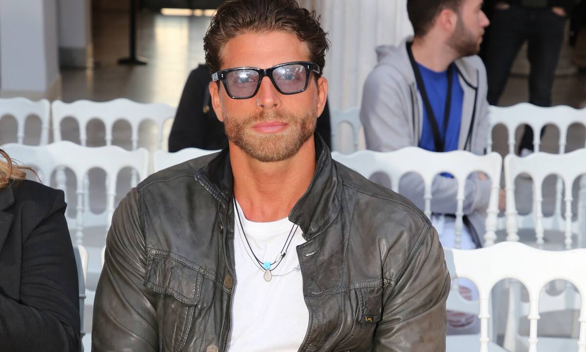 Θεοφάνια: Ο Γιώργος Μανίκας βούτηξε στη θάλασσα και έπιασε τον Σταυρό (φωτο)