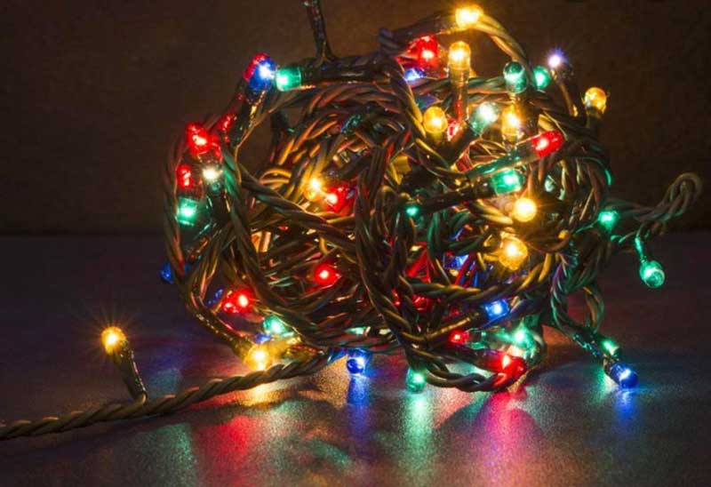 Μπερδεμένα λαμπάκια; Όχι πια – Τρεις απλοί τρόποι για να μην ξαναμπερδευτούν