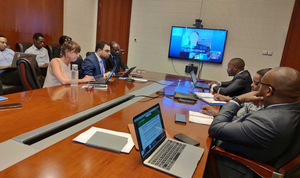 CDC: Για πρώτη φορά στη  δημοσιότητα συγκεντρωτικά στοιχεία για τις παρενέργειες  των εμβολίων mRNA για τον COVID-19