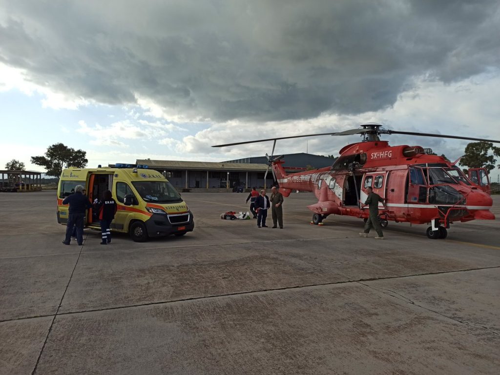 Αμοργός: Βρέφος διακομίστηκε στην Αθήνα με ελικόπτερο της Πυροσβεστικής