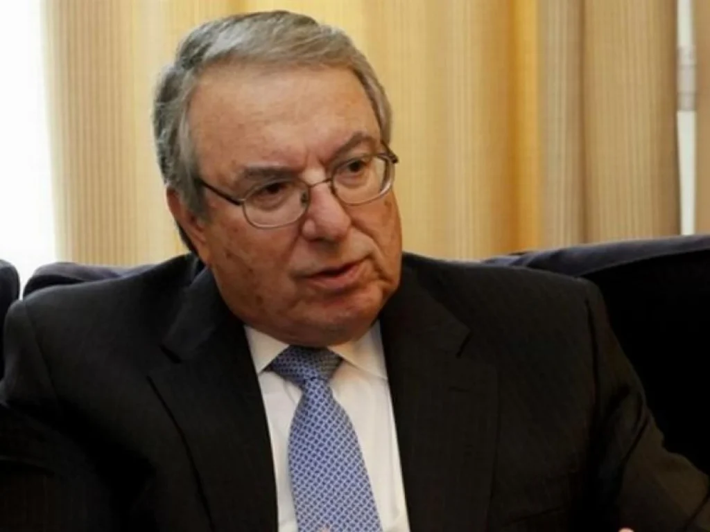 Θεοφάνια ή Θεοφάνεια; Ο καθηγητής Μπαμπινιώτης εξηγεί ποιο είναι το σωστό