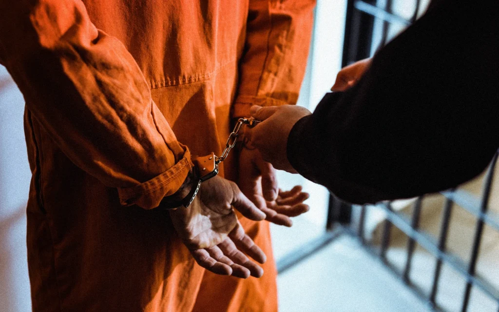 ΗΠΑ: Καταδικάστηκε σε 100 χρόνια φυλάκισης για εγκλήματα ερωτικής φύσεως – Δεν θα πιστεύετε τι έκανε