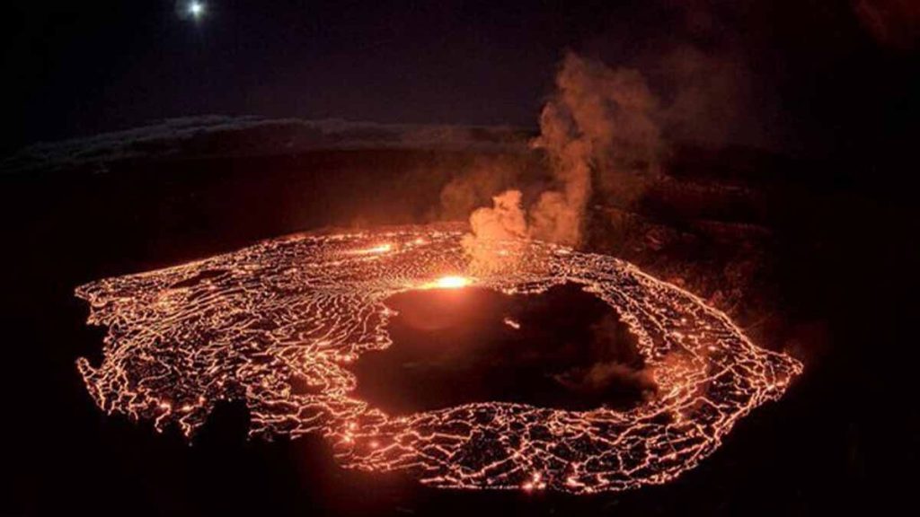Χαβάη: Δείτε εντυπωσιακό βίντεο από την στιγμή της έκρηξης του ηφαιστείου Κιλαουέα