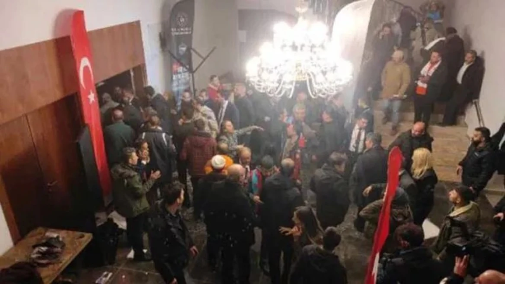 Τουρκία: Πάνω από 30 τραυματίες από την κατάρρευση οροφής σε ξενοδοχείο (βίντεο)