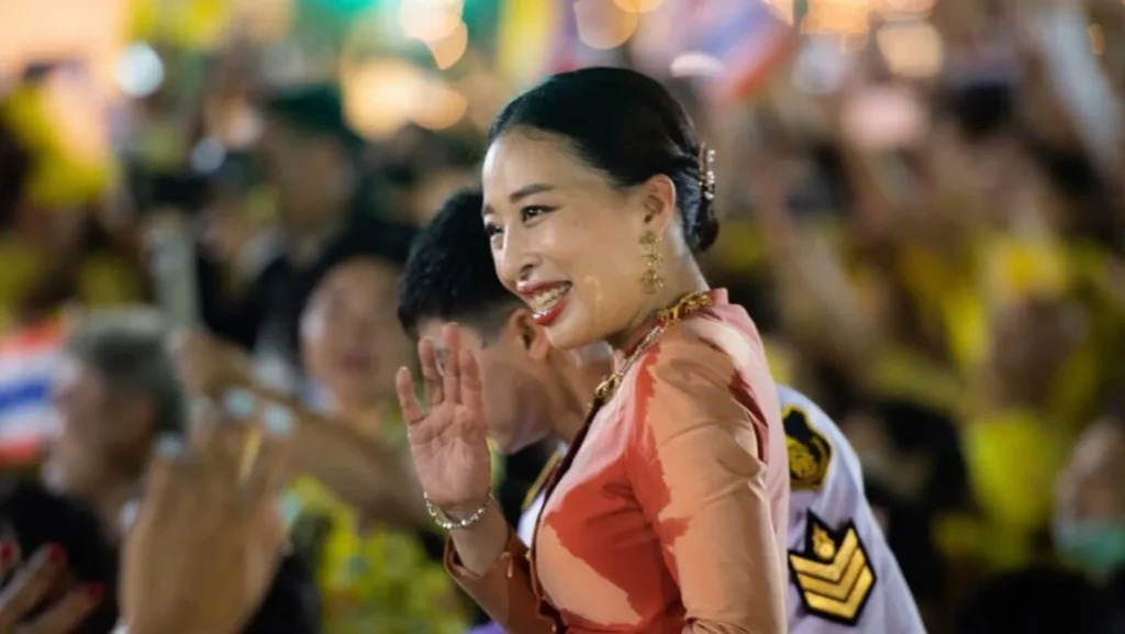 Πριγκίπισσα της Ταϊλάνδης: Παραμένει χωρίς τις αισθήσεις της εβδομάδες αφού κατέρρευσε