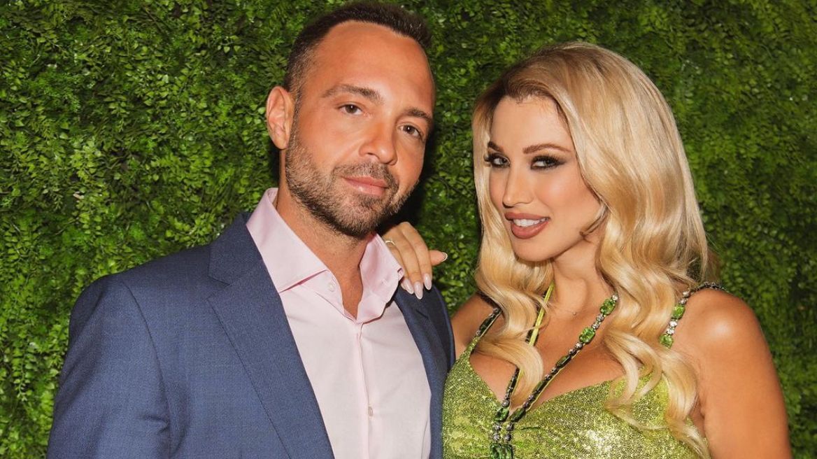 Κωνσταντίνα Σπυροπούλου: Ποζάρει γυμνή με τον συζυγό της στην πρώτη της ανάρτηση μετά τη γέννα (φώτο)