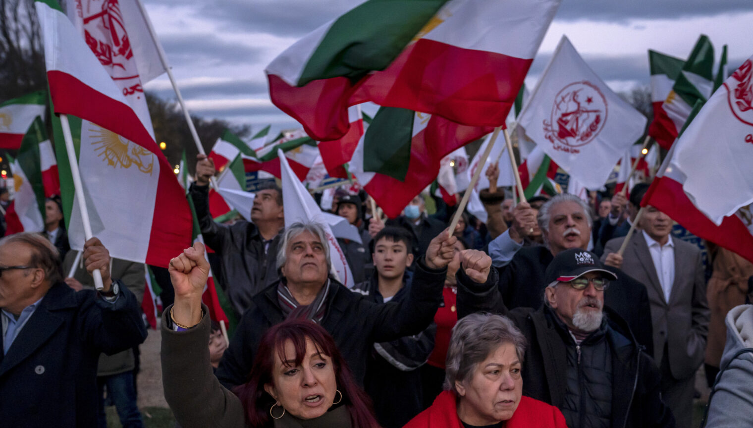Ιράν: Άλλοι τρεις άνθρωποι καταδικάστηκαν σε θάνατο για συμμετοχή σε διαδηλώσεις