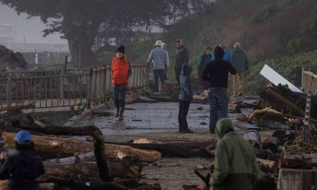 Καλιφόρνια: Οι αρχές προειδοποιούν για μια «ανελέητη παρέλαση κυκλώνων» – «Τα χειρότερα είναι μπροστά μας»