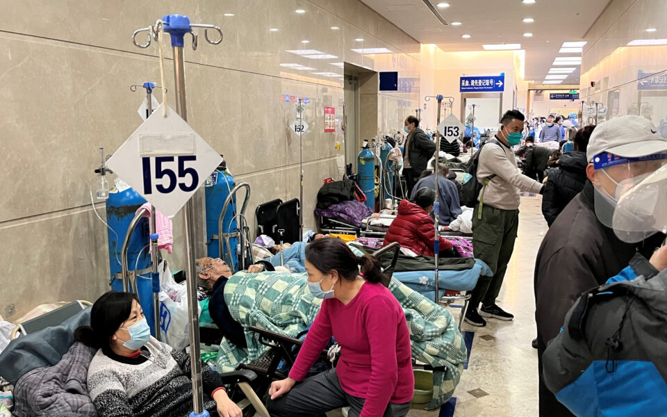 Η Κίνα ζητά επιστημονική τεκμηρίωση για τα μέτρα που λαμβάνουν χώρες για τους ταξιδιώτες της